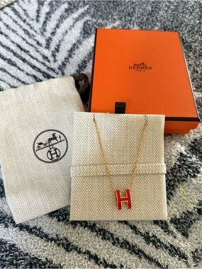 Hermes Gold Pop H Pendant with Rose Extreme H comes with box and receipt